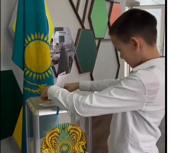 "Қ.Сатпаев атындағы №2 ЖОББМ" КММ-де Мектеп парламентінің Президентін сайлау іс-шарасы өтті. Сайлауға 7-11 сынып оқушылары ат салысты.